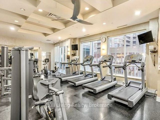 1713 - 761 Bay St