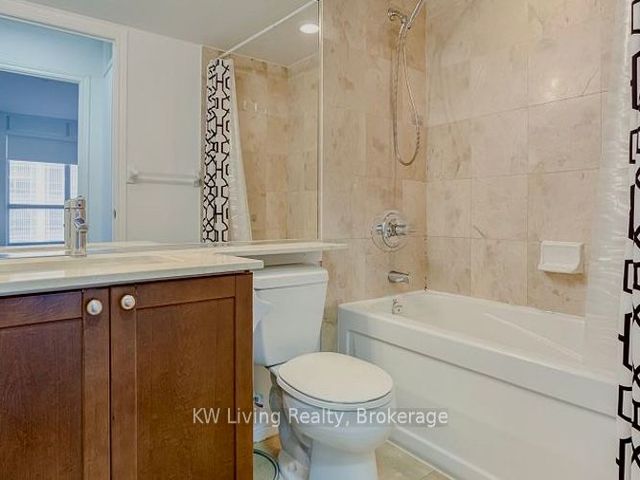 1713 - 761 Bay St