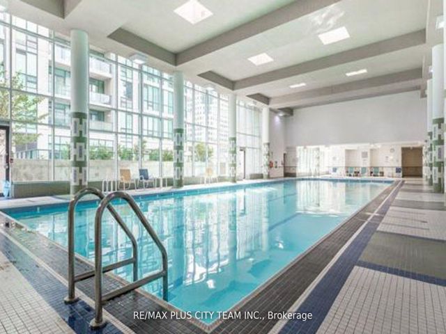 2608 - 12 Yonge St