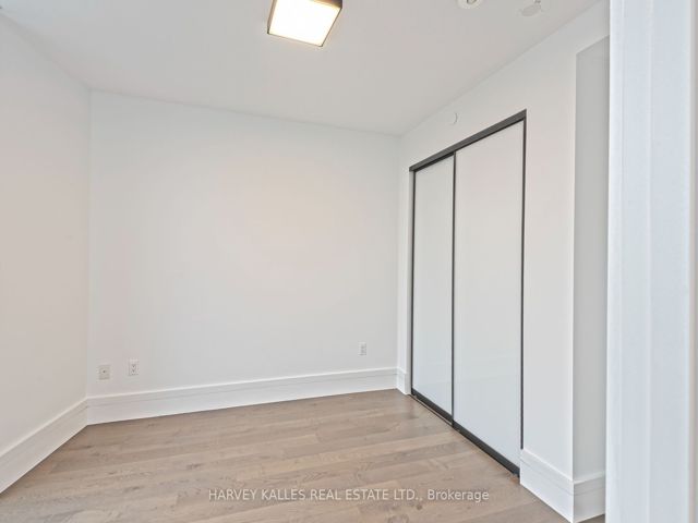 1008 - 215 Lonsdale Rd