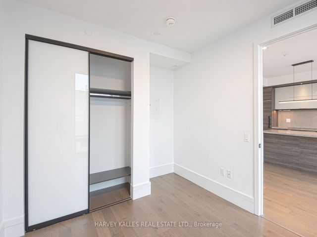 1008 - 215 Lonsdale Rd