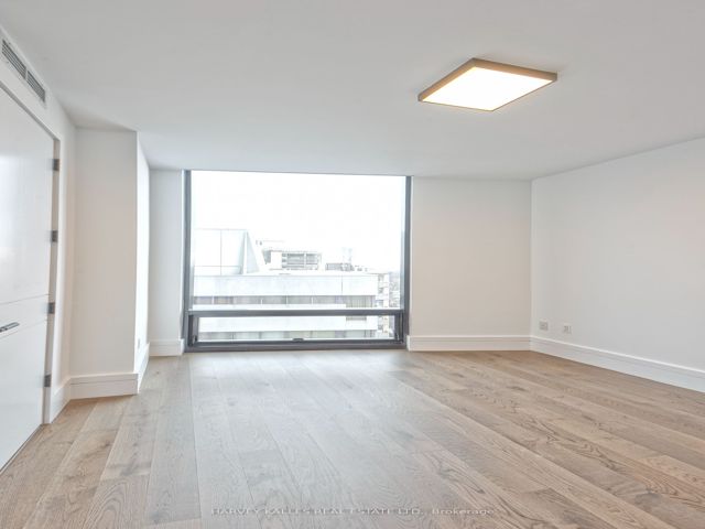 1008 - 215 Lonsdale Rd