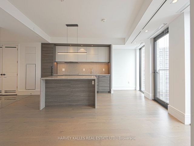 1008 - 215 Lonsdale Rd