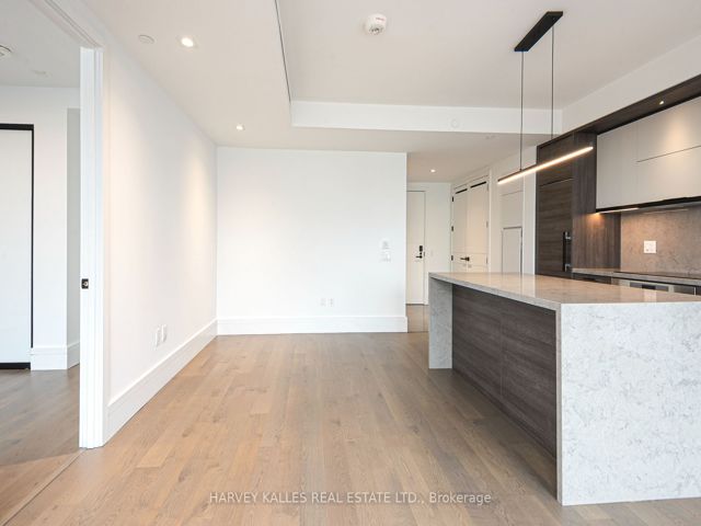 1008 - 215 Lonsdale Rd