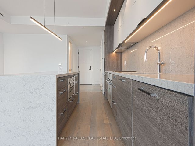 1008 - 215 Lonsdale Rd