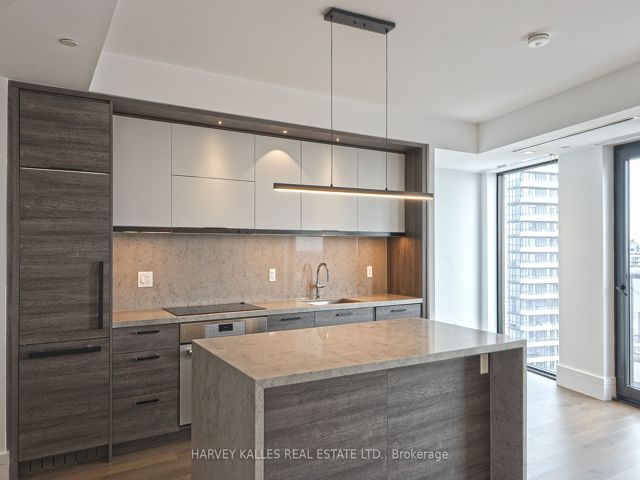 1008 - 215 Lonsdale Rd