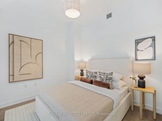 3701 - 426 University Ave W