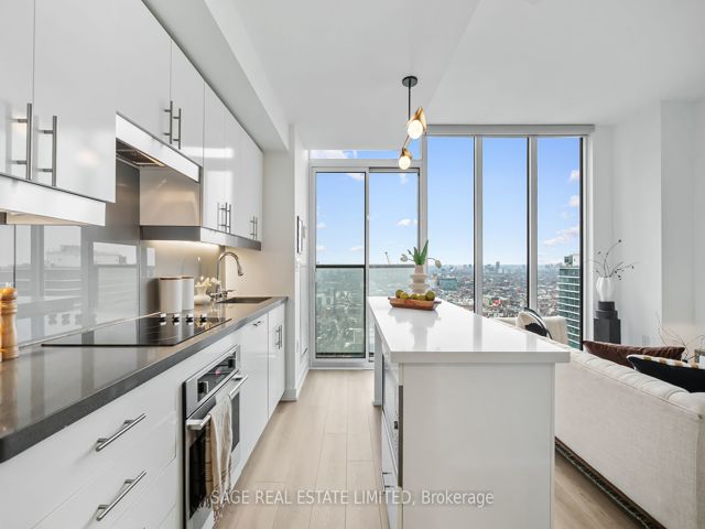 3701 - 426 University Ave W