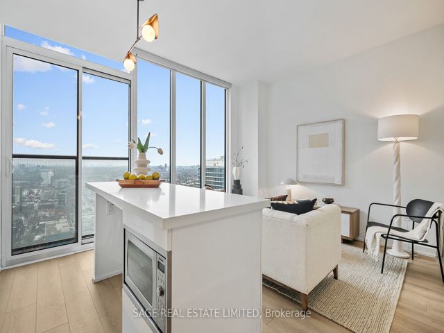 3701 - 426 University Ave W