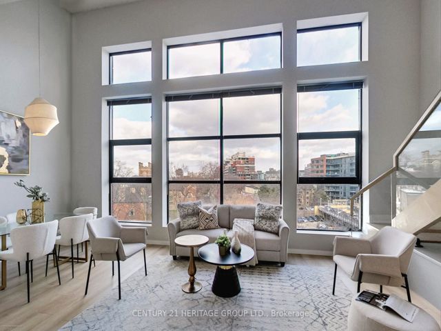 404 - 393 King St E