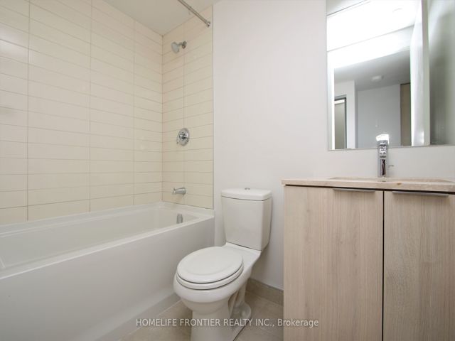 1011 - 11 Wellesley St