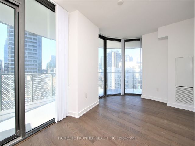 1011 - 11 Wellesley St