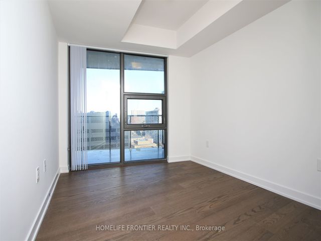 1011 - 11 Wellesley St