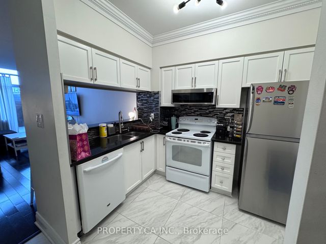 102 - 1700 Eglinton Ave E