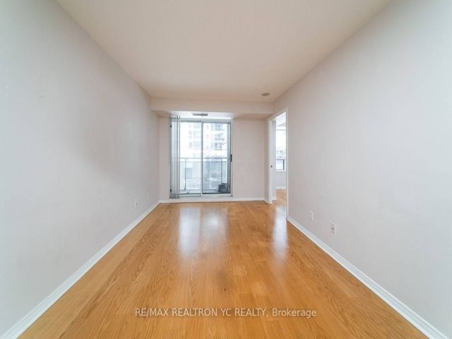 212 - 155 Beecroft Rd