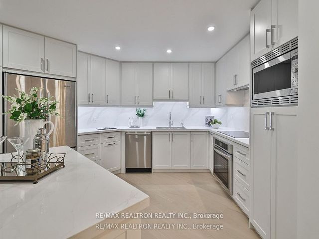 103 - 342 Spadina Rd