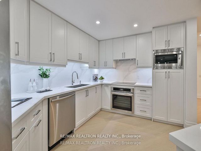 103 - 342 Spadina Rd