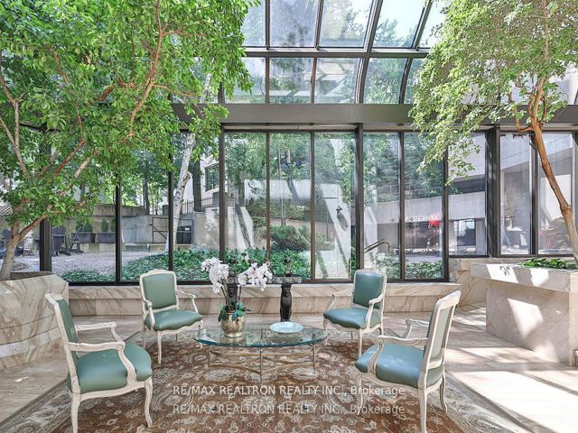103 - 342 Spadina Rd