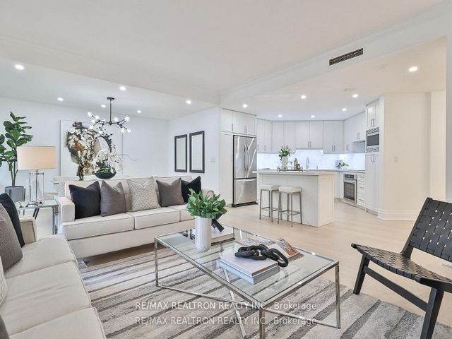 103 - 342 Spadina Rd