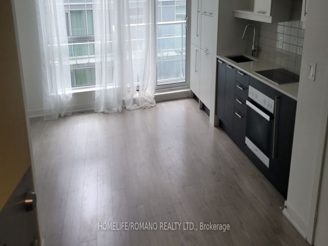 611 - 199 Richmond St W