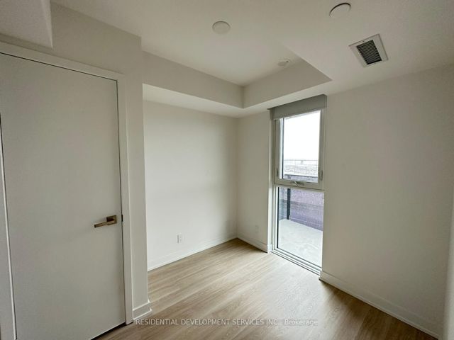 320 - 30 Tretti Way