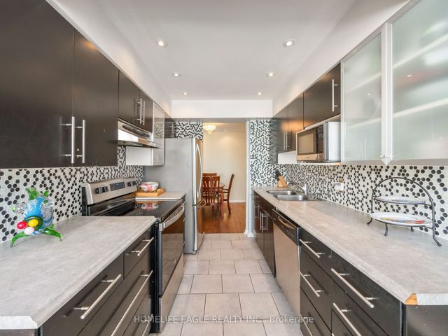 PH212 - 1131 Steeles Ave W