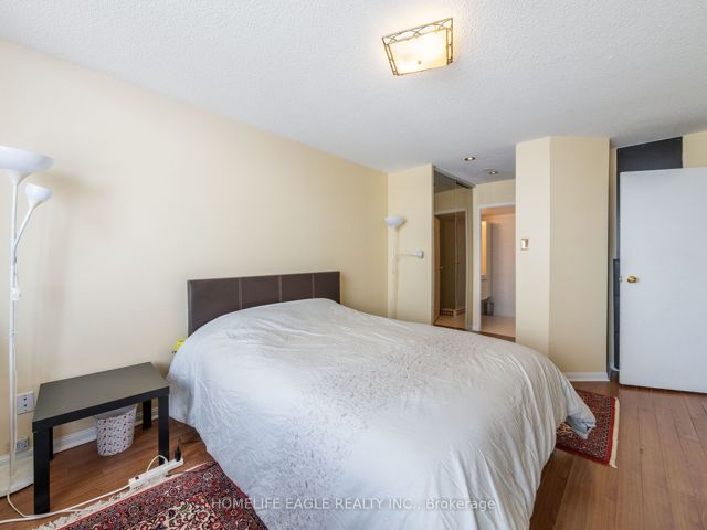 PH212 - 1131 Steeles Ave W