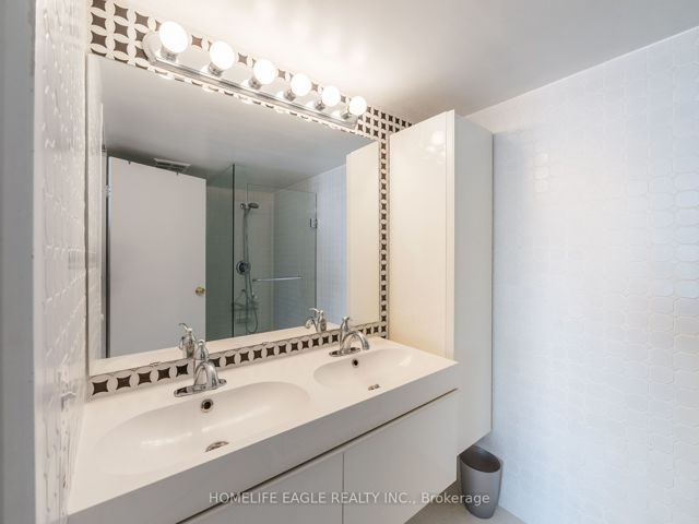 PH212 - 1131 Steeles Ave W