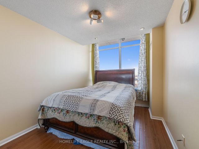 PH212 - 1131 Steeles Ave W