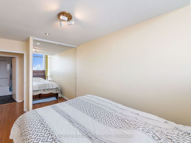 PH212 - 1131 Steeles Ave W