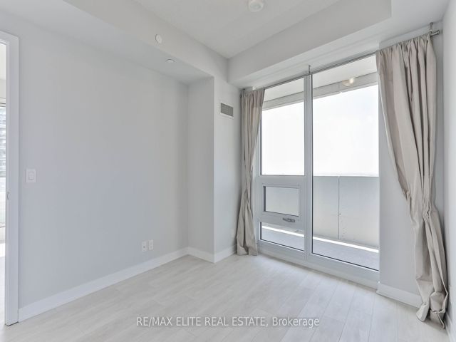 2608 - 2221 Yonge St