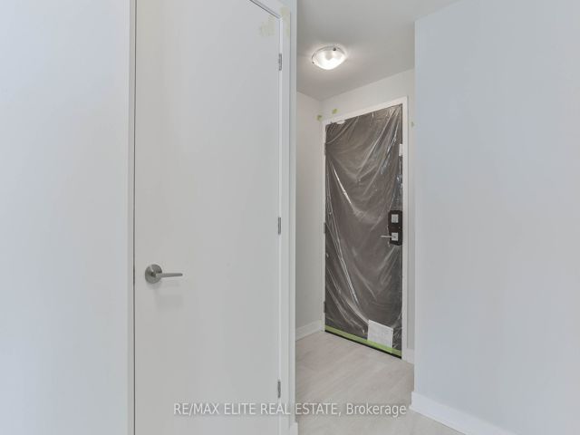2608 - 2221 Yonge St