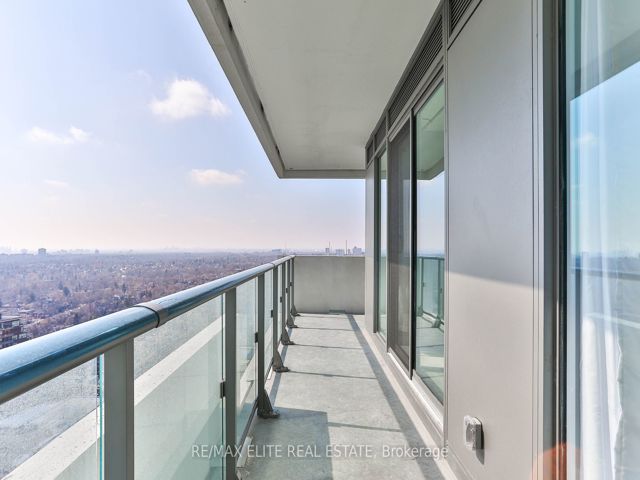 2608 - 2221 Yonge St