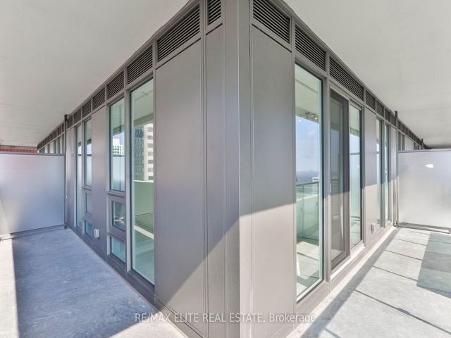 2608 - 2221 Yonge St