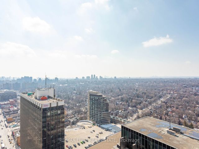 2608 - 2221 Yonge St