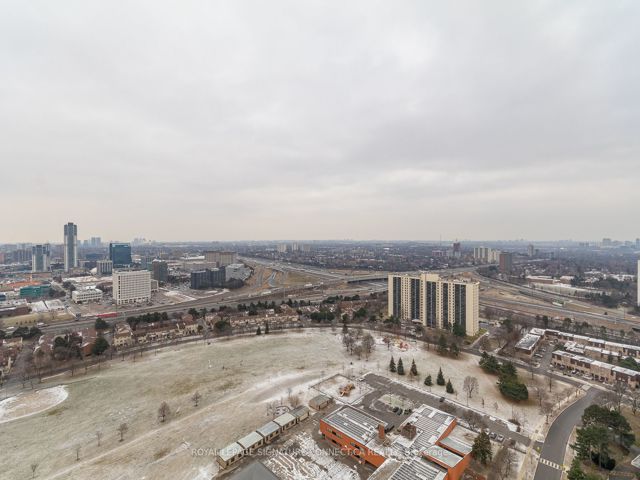 3007 - 32 Forest Manor Rd