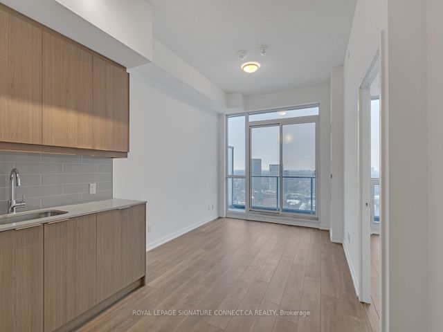 3007 - 32 Forest Manor Rd