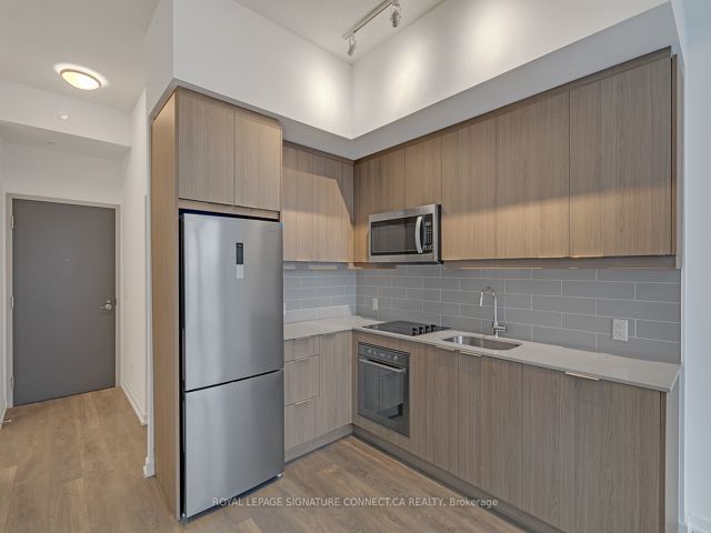 3007 - 32 Forest Manor Rd