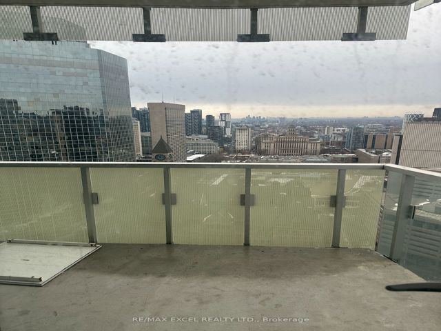 3212 - 197 Yonge St
