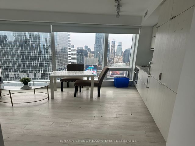 3212 - 197 Yonge St