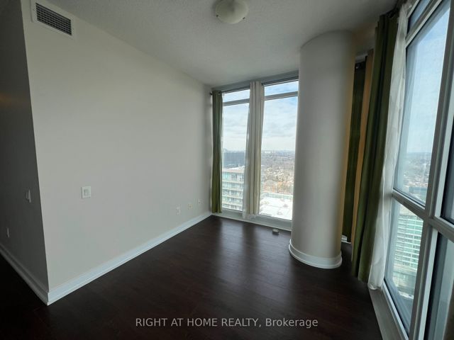 2801 - 121 Mcmahon Dr