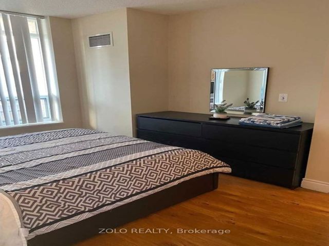 1320 - 500 Doris Ave