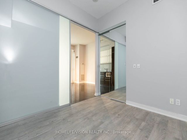 311 - 770 Bay St