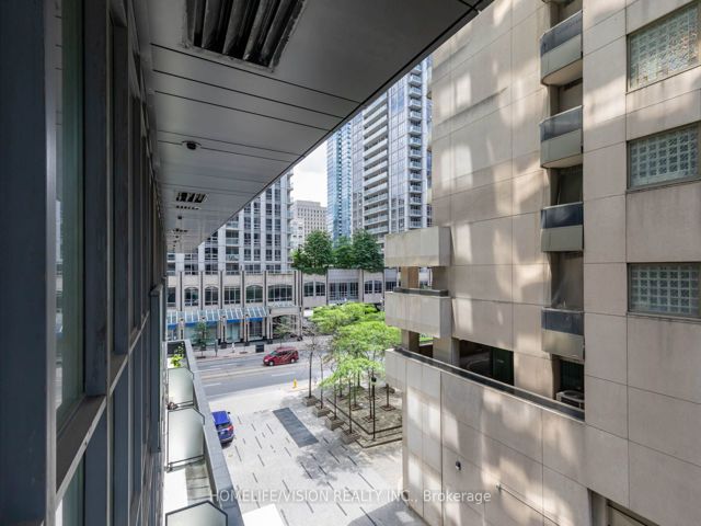 311 - 770 Bay St