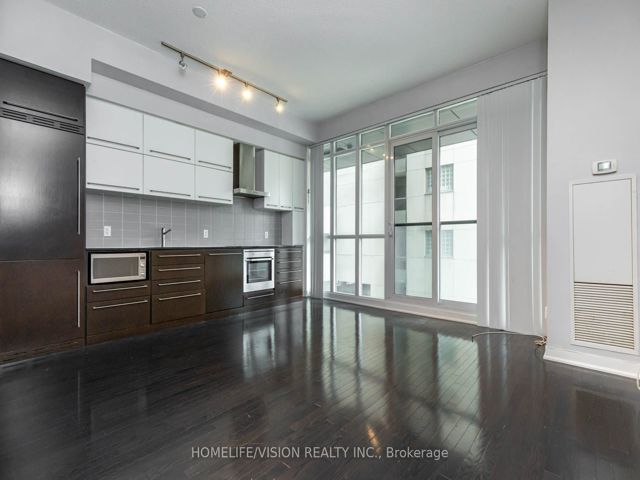 311 - 770 Bay St