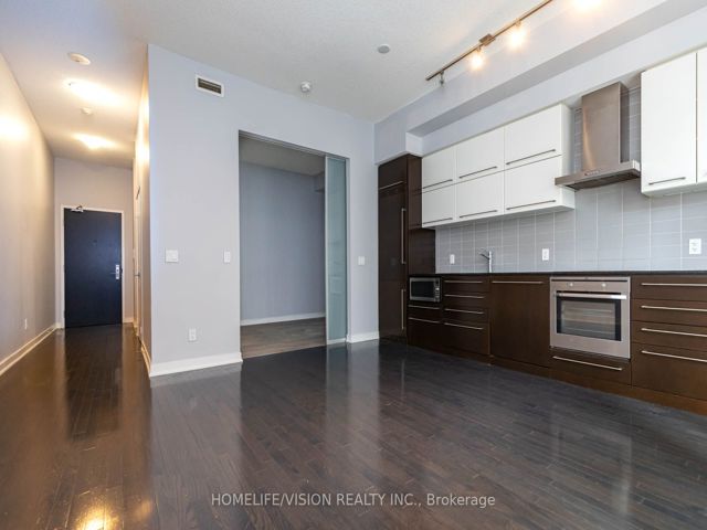 311 - 770 Bay St