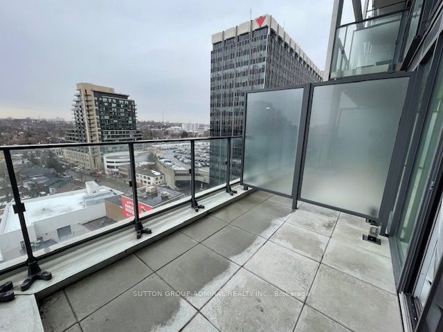 1222 - 8 Hillsdale Ave E