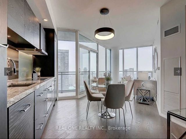 4212 - 45 Charles St E