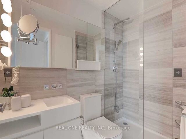 4212 - 45 Charles St E