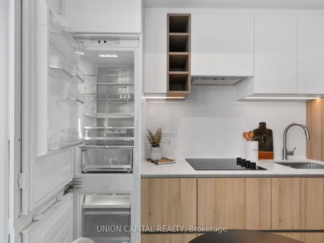 1612 - 319 Jarvis St
